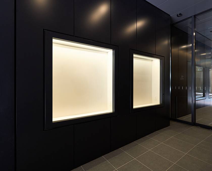 1F ショウウィンドウ