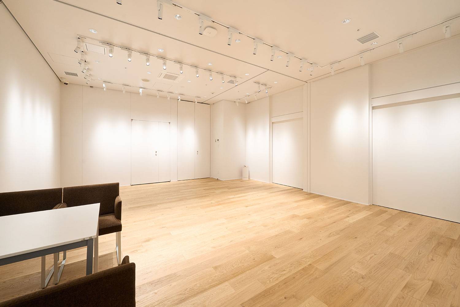 Meets GalleryのABOUT US